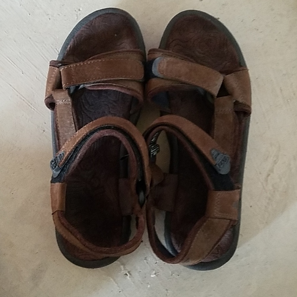 Good condition tevas